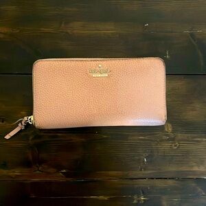 Kate Spade Zip up wallet